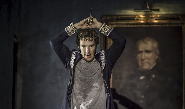 像看足球赛一样看《哈姆雷特》，是一种怎样的体验