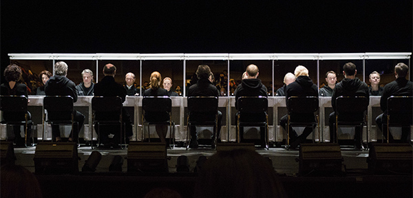 像看足球赛一样看《哈姆雷特》，是一种怎样的体验