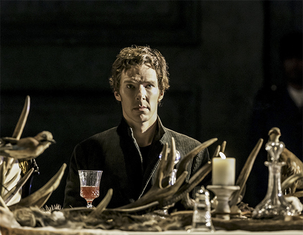 像看足球赛一样看《哈姆雷特》，是一种怎样的体验