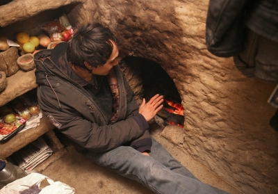 流浪汉自建小屋,隐居4年被强拆