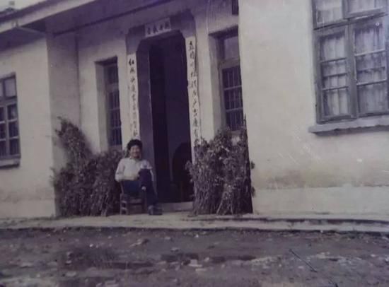 武钢裁员五万人 保安工作15年工资才破2000元