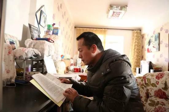 武钢裁员五万人 保安工作15年工资才破2000元