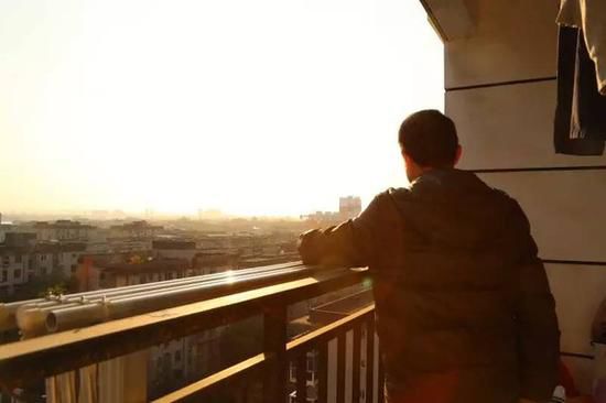 武钢裁员五万人 保安工作15年工资才破2000元