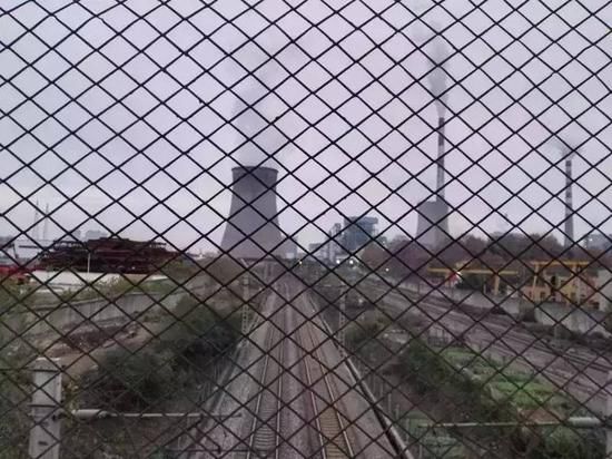 武钢裁员五万人 保安工作15年工资才破2000元