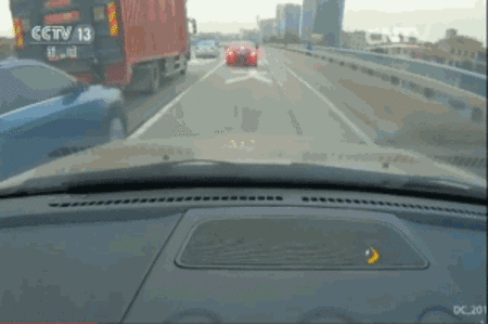 澎湃联播|世间没什么事是一个吻解决不了的