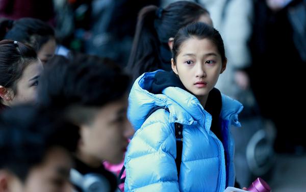 专访｜关晓彤：爱情戏是最大的挑战