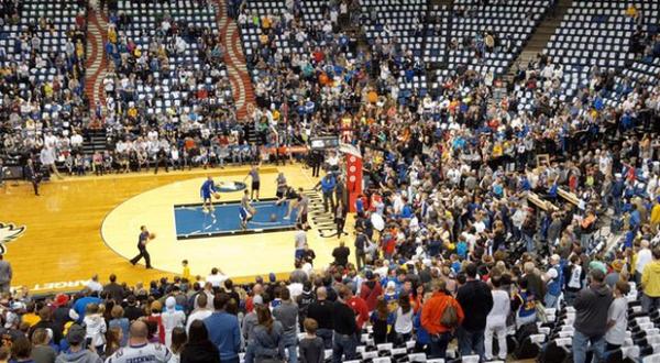 三千人提前入场就为看库里赛前热身，他们到底围观点什么？