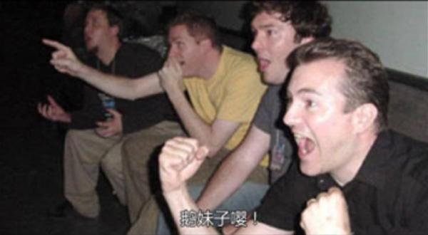 澎湃联播|手机设计可以“轮回”，生活不需要