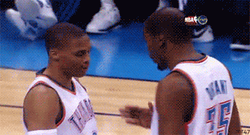 张佳玮 | 你拥有最好的杜兰特和威少，为啥看到库里就怂？