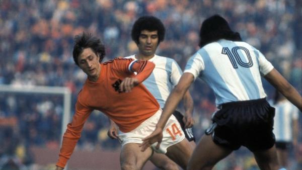 余音绕梁，克鲁伊夫颠覆足球世界的25条“金句”