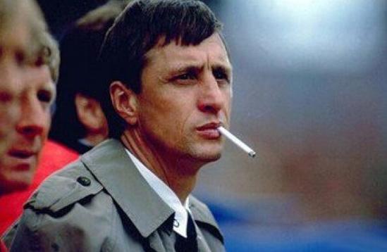 巴萨教父克鲁伊夫因癌症辞世，年仅68岁