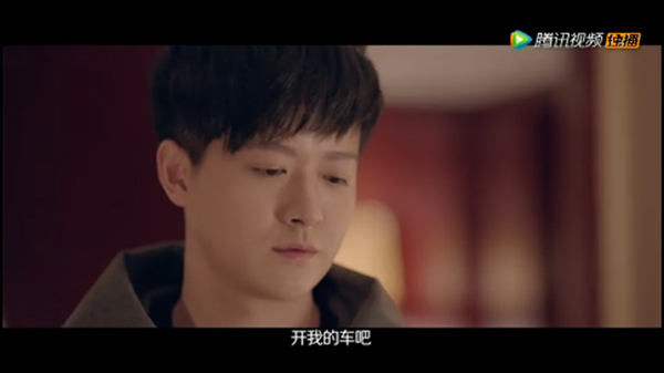 请在观剧时催眠自己：这张脸完！美！无！缺！