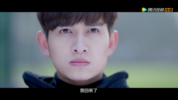 请在观剧时催眠自己：这张脸完！美！无！缺！