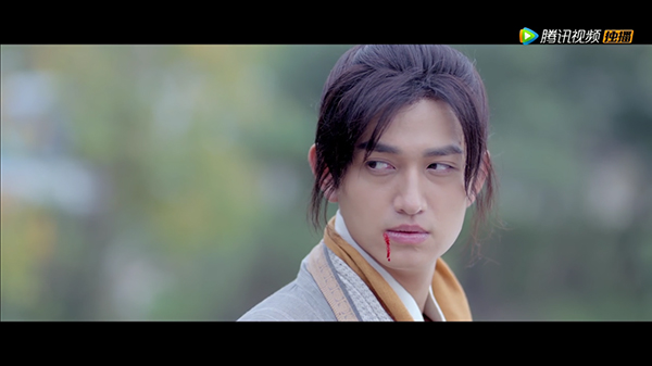 请在观剧时催眠自己：这张脸完！美！无！缺！