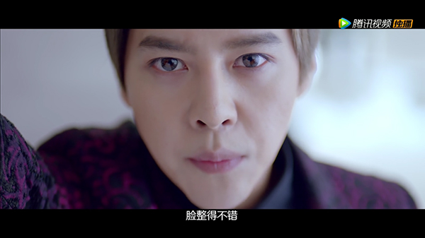 请在观剧时催眠自己：这张脸完！美！无！缺！