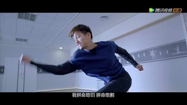 请在观剧时催眠自己：这张脸完！美！无！缺！