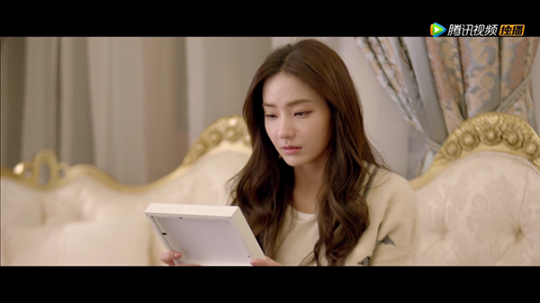 请在观剧时催眠自己：这张脸完！美！无！缺！