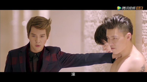 请在观剧时催眠自己：这张脸完！美！无！缺！