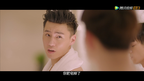 请在观剧时催眠自己：这张脸完！美！无！缺！