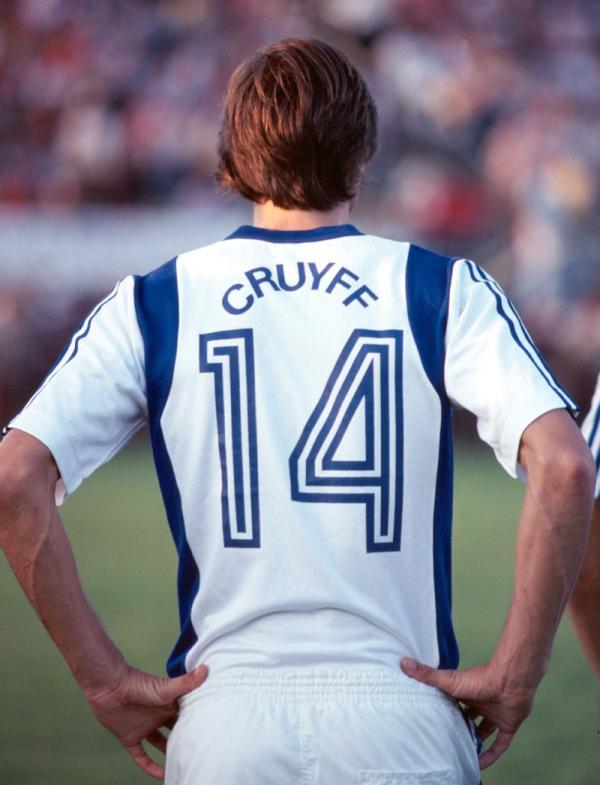 邂逅克鲁伊夫这位“老神仙”，是足球的幸运