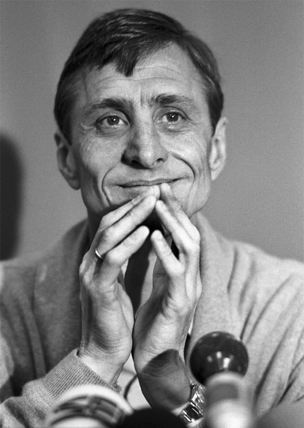 你的生活不顺？克鲁伊夫教你：继续进攻、强化进攻、全面进攻