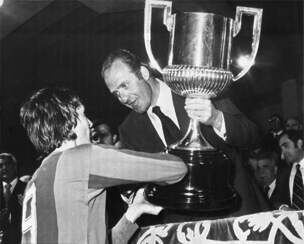 你的生活不顺？克鲁伊夫教你：继续进攻、强化进攻、全面进攻