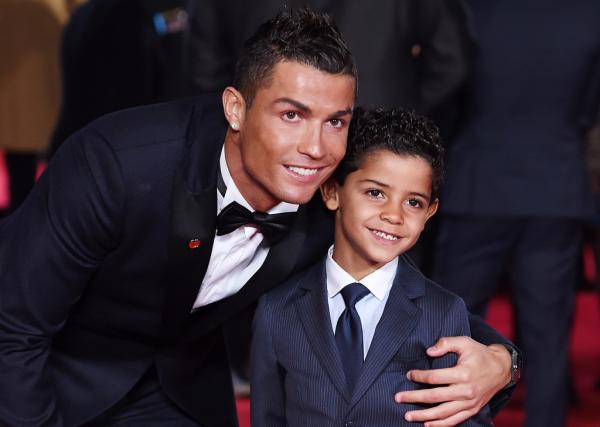 C罗又要当爹了？这次的谜题依旧是孩子妈妈去哪了