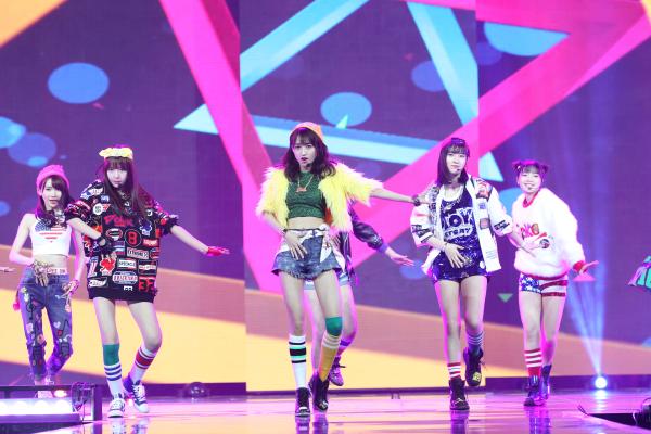 张杰周笔畅分获《东方风云榜》最佳男/女歌手