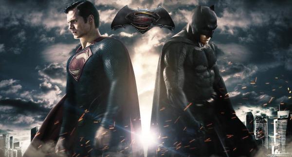 你不是超级英雄，但也能拥有蝙蝠侠和超人的大胸