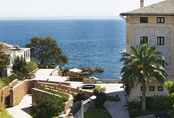 跟着“夜班经理”过周末