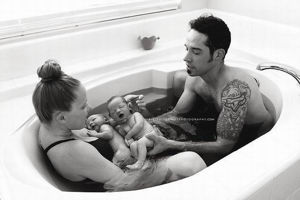 超罕见！这张了不起的照片，记录下尚在胎膜中的婴儿