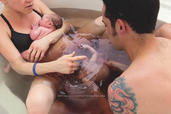 超罕见！这张了不起的照片，记录下尚在胎膜中的婴儿