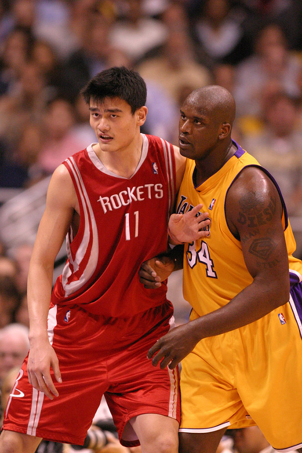 张佳玮|一人打爆湖人三大内线+科比，姚明进名人堂谁还敢黑