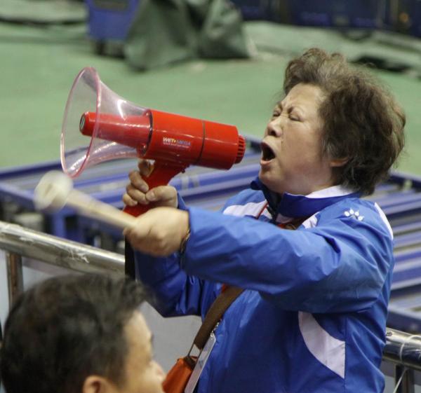 新赛季“女超”也开始砸钱了，但它离职业化还有多远？