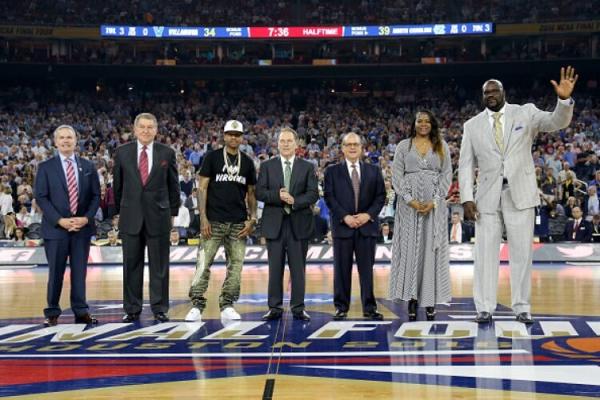 张佳玮 | 请允许我用《灌篮高手》的语言解说这场比赛