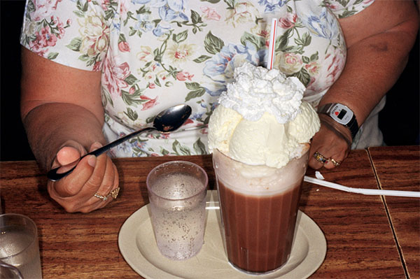 他走了36个国家拍吃，照片出来却让人想哭