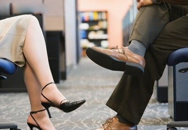 这三种姿势最舒服，但是你知道有多伤身！