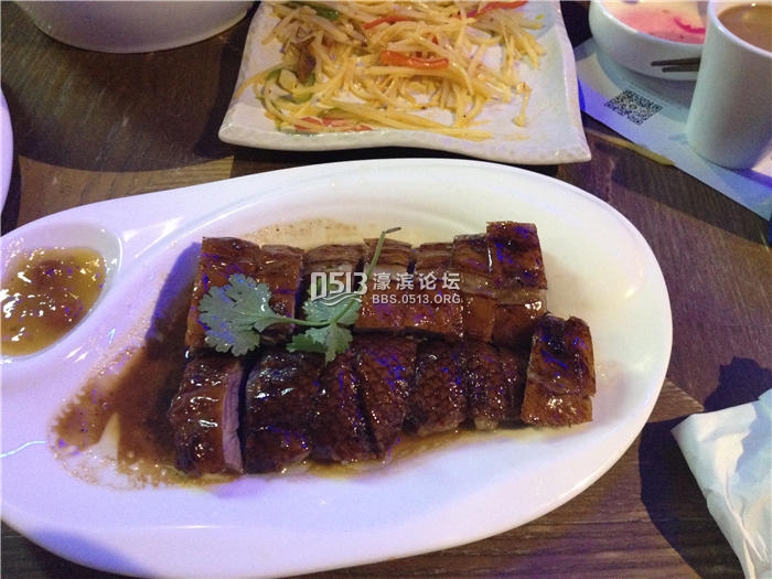 招牌烧鹅，我就抢了一块，就没了，好吃，