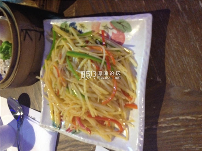 土豆丝炒得不错，量大，脆脆的，喜欢