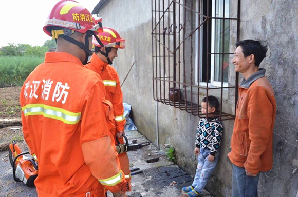 澎湃联播|友谊的小船到底是怎么说翻就翻的？