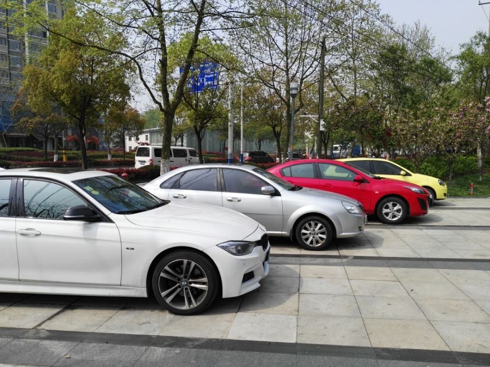 缓解小区停车压力