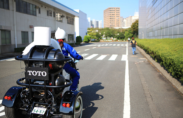 趣看，全人类都在笑↑一览世界风光，上尽人间方便处