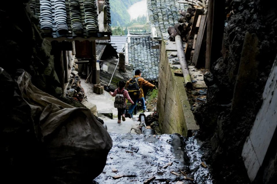 放学归来（苗寨）