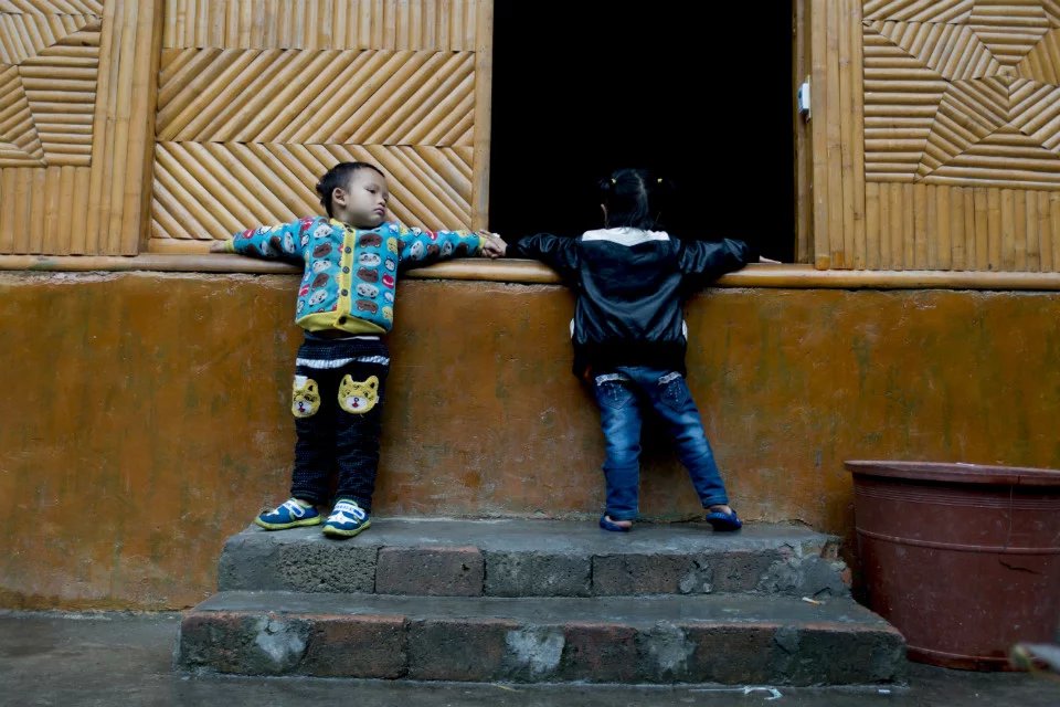 学前班的孩子（苗族）