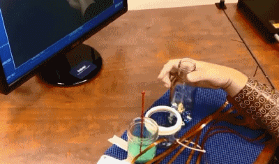 神经信号“绕道”，让瘫痪的手动起来！