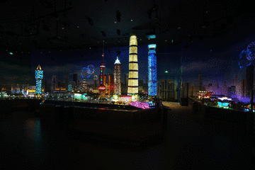 太萌了！现在你可以像巨人一样俯瞰上海这座小城