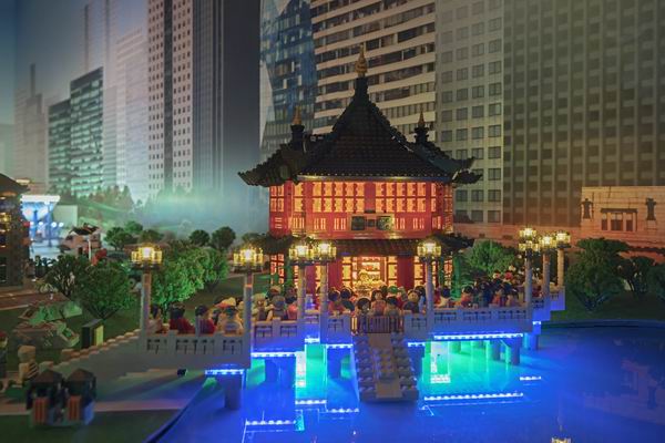 太萌了！现在你可以像巨人一样俯瞰上海这座小城