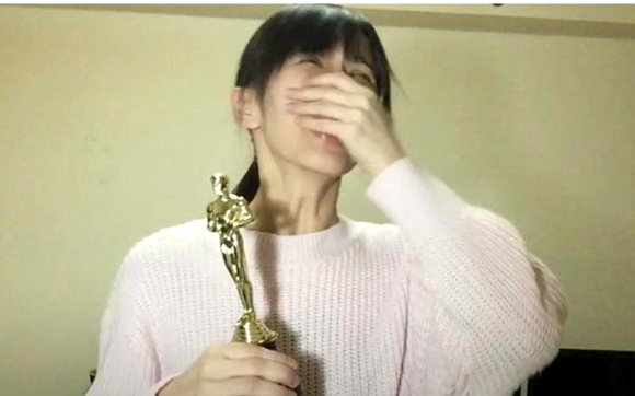 澎湃联播|快递员被打怎么办？他需要一台铲车