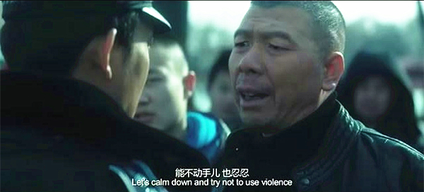 澎湃联播|快递员被打怎么办？他需要一台铲车