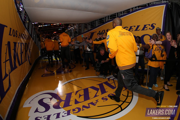 60张图读懂科比最后一战：这一次，曼巴终于面带笑容